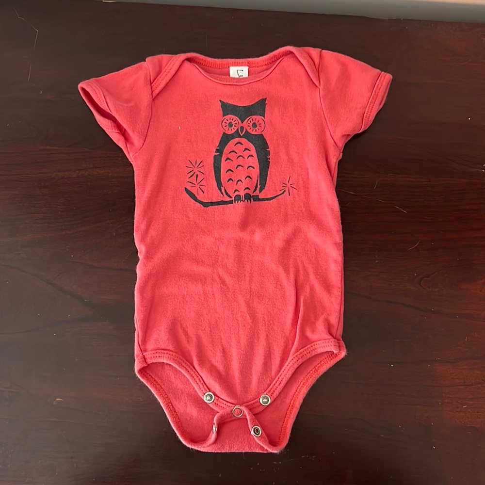 Baby onesie 👶🏻 3-6 months
